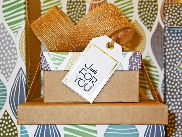Give the Gift of Your Presence This Holiday Season