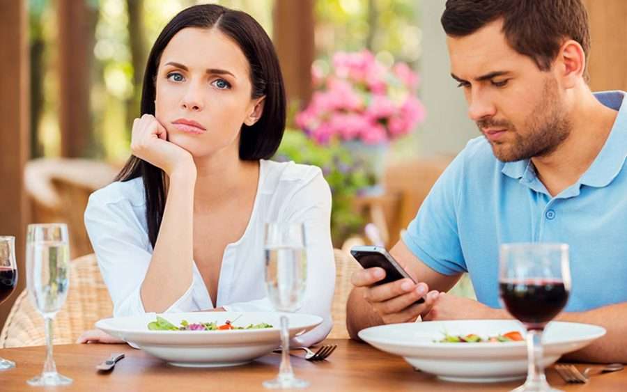 Why Weekend Work Emails Are Bad for Your Family